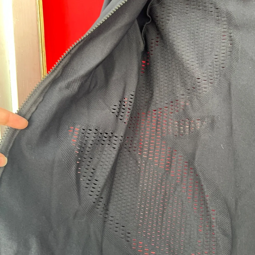 Fabletics Women's Jacket Medium Black Breathable Running Workout Long Sleeve - Picture 6 of 6